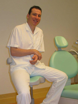 RelaxDent dental clinic, Budapest, Hungary: Implantation, tooth whitening, ortodontistry. Dr. Gbor Zld - head of the dental clinic.